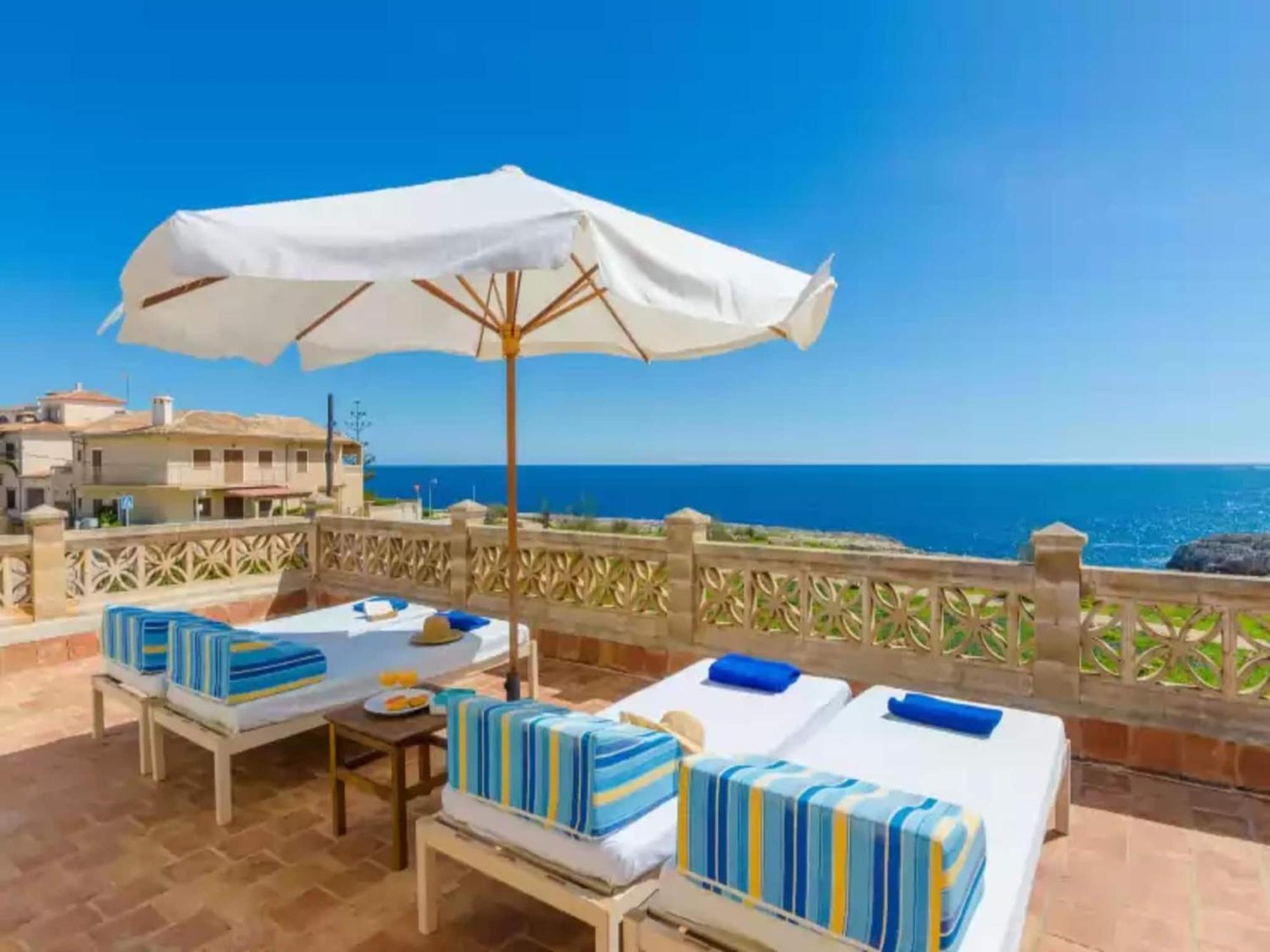 Lovely With Sea-view Chalet