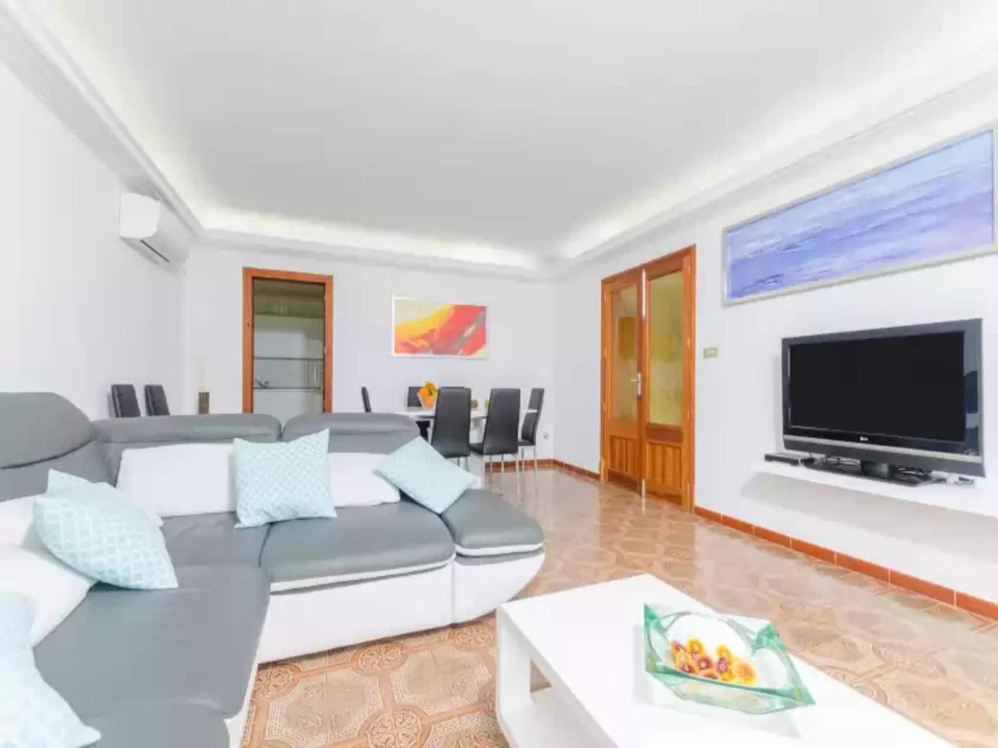 Chalet Lovely With Sea-view S'Illot (Mallorca)